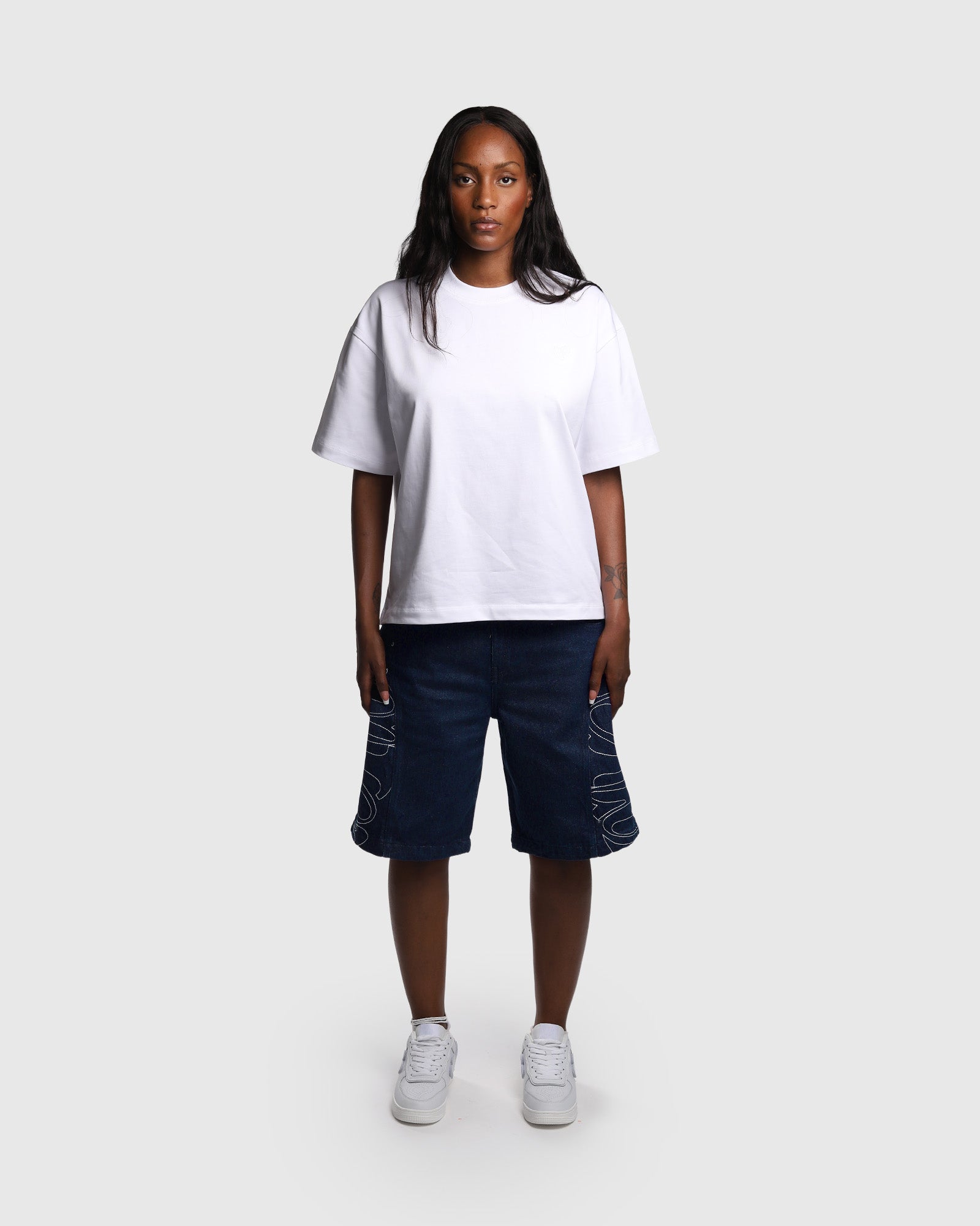 PURE WHITE TEE